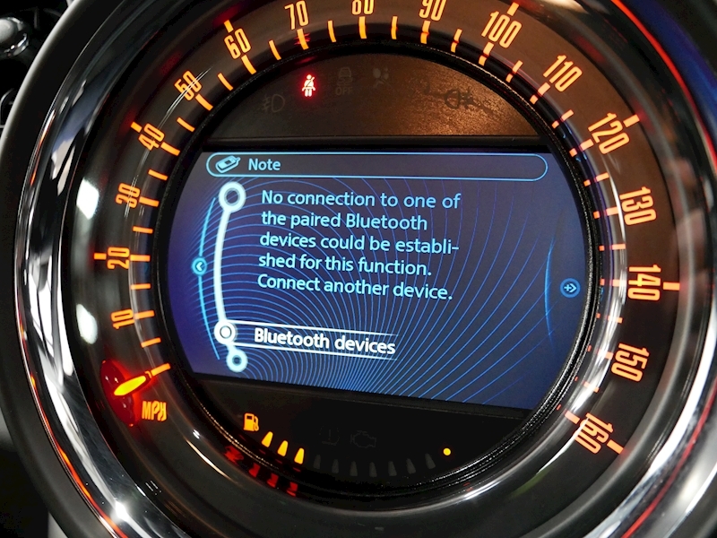 MINI 1.6 Cooper SUV 5dr Petrol Manual (137 g/km, 122 bhp)