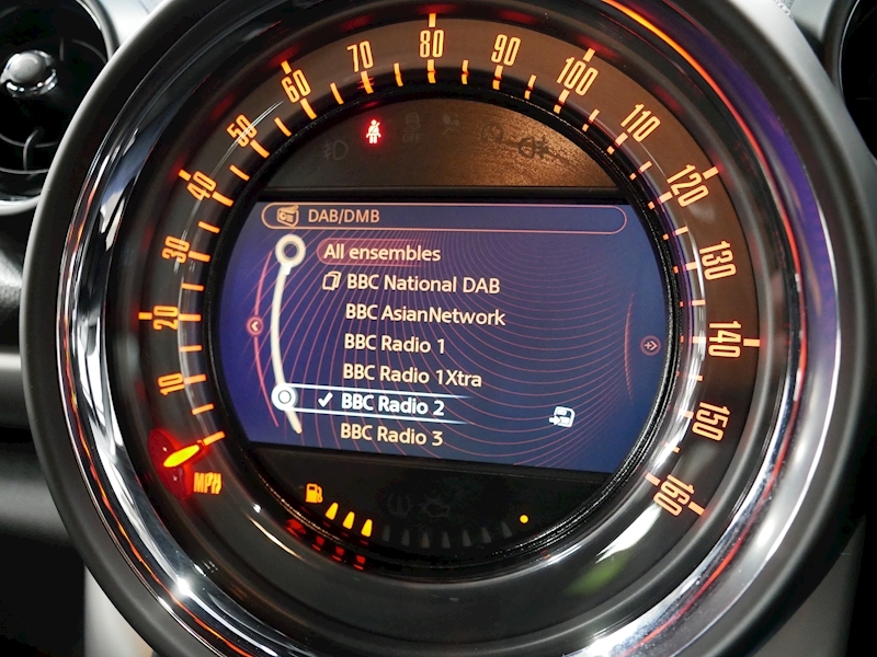 MINI 1.6 Cooper SUV 5dr Petrol Manual (137 g/km, 122 bhp)