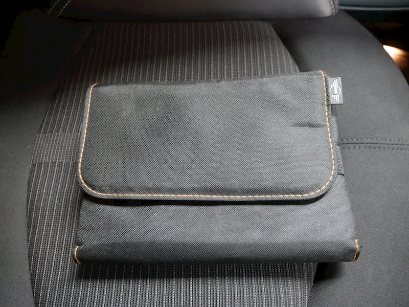 MINI 1.6 Cooper SUV 5dr Petrol Manual (137 g/km, 122 bhp)