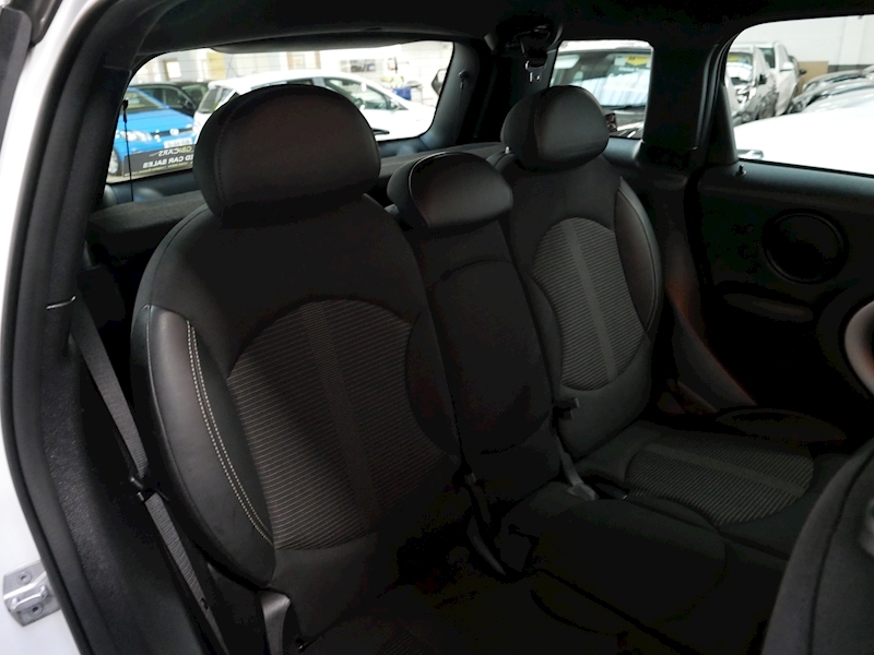 MINI 1.6 Cooper SUV 5dr Petrol Manual (137 g/km, 122 bhp)