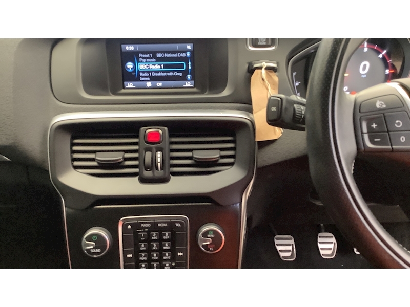 Volvo 2.0 D2 R-Design Hatchback 5dr Diesel Euro 6 (s/s) (120 ps)