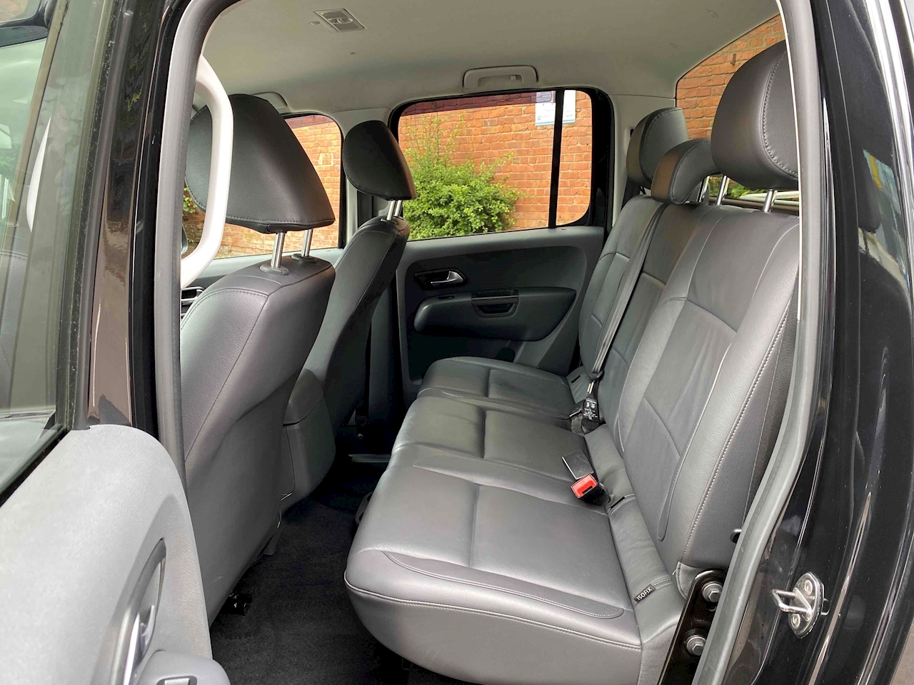 amarok isofix