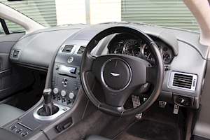 Aston Martin Vantage V8 - Large 8