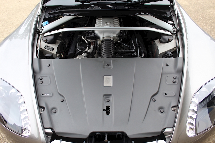 Aston Martin Vantage V8 - Large 35