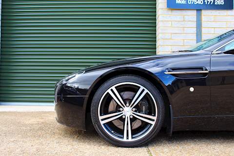 Aston Martin Vantage V8 AUTO - Large 25