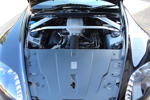 Aston Martin Vantage V8 AUTO - Large 30