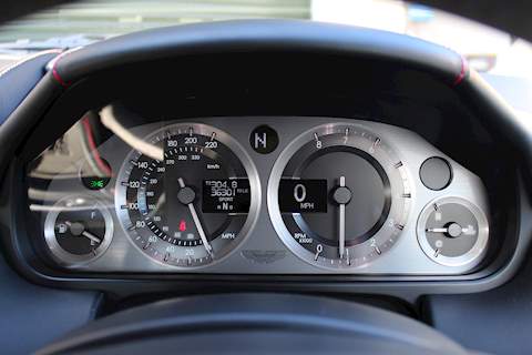 Aston Martin Vantage V8 AUTO - Large 15
