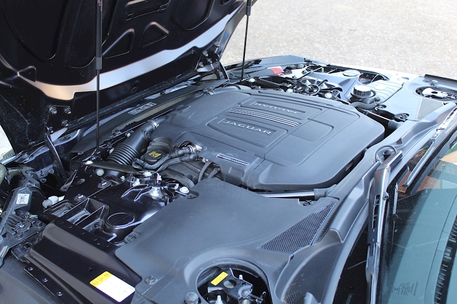 Jaguar F-Type V6 S - Large 41