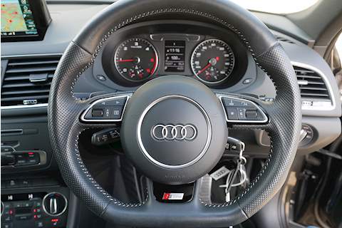 Audi Q3 Black Edition - Large 16