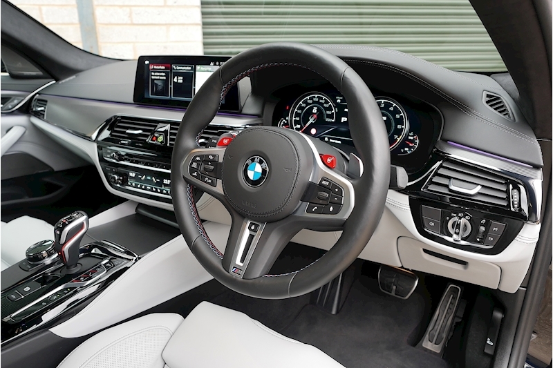 BMW M5 - Large 31