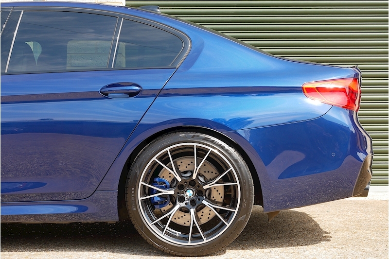 BMW M5 Competition - Large 37