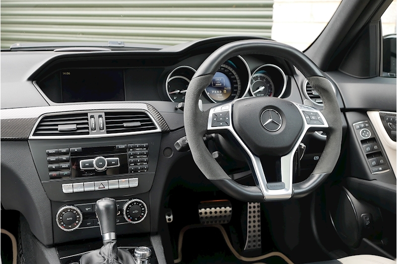 Mercedes-Benz C Class AMG - Large 6