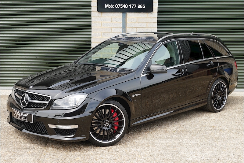 Mercedes-Benz C Class AMG - Large 30