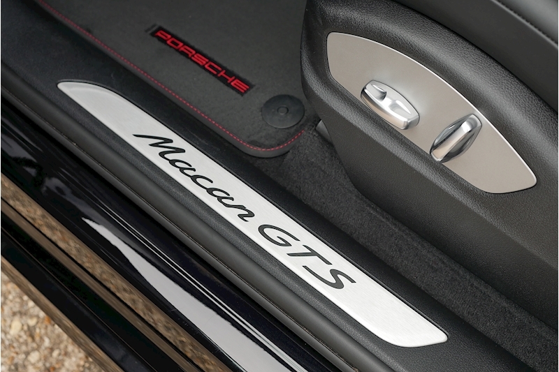 Porsche Macan GTS - Large 30