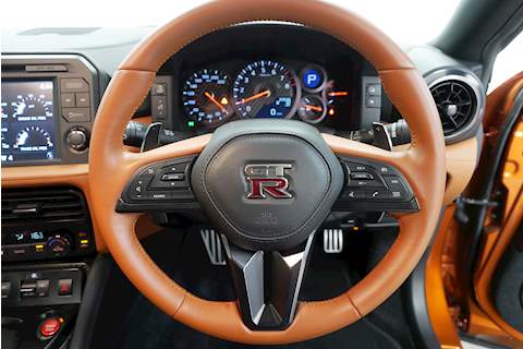 Nissan GT-R Prestige - Large 13