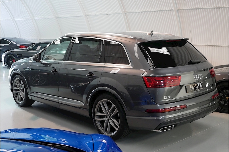 Audi Q7 S line - Large 40