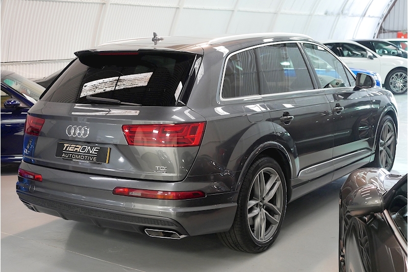 Audi Q7 S line - Large 38