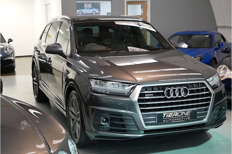 Audi Q7 S line - Large 39