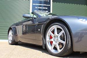 Aston Martin Vantage V8 Roadster - Large 23