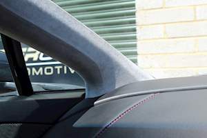 Aston Martin Vantage V8 Roadster - Large 9
