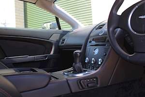 Aston Martin Vantage V8 Roadster - Large 8