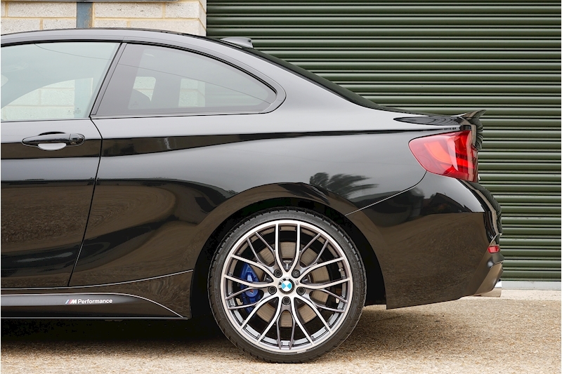 BMW 2 Series M240i Coupe - Large 32