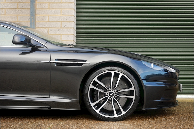 Aston Martin DBS Carbon Edition - Large 28