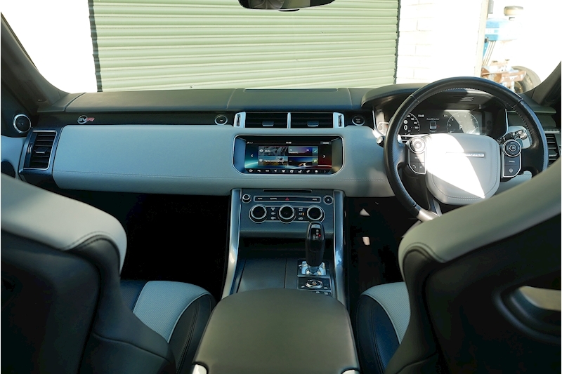Land Rover Range Rover Sport SVR - Large 12