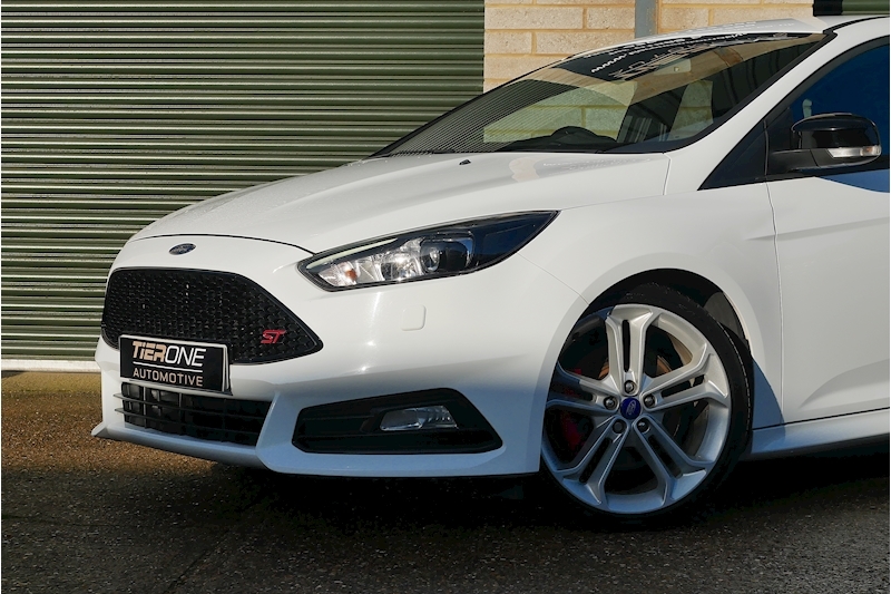 Ford Focus ST-3 - Large 24