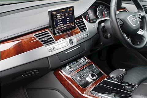 Audi A8 SE Executive Quattro - Large 13