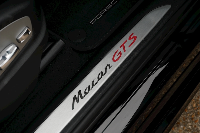 Porsche Macan T V6 GTS - Large 18