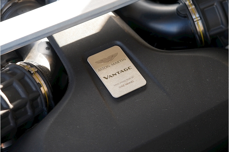 Aston Martin Vantage V8 - Large 39