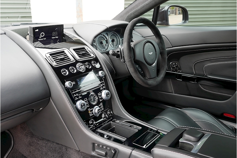 Aston Martin Vantage V12 S - Large 4
