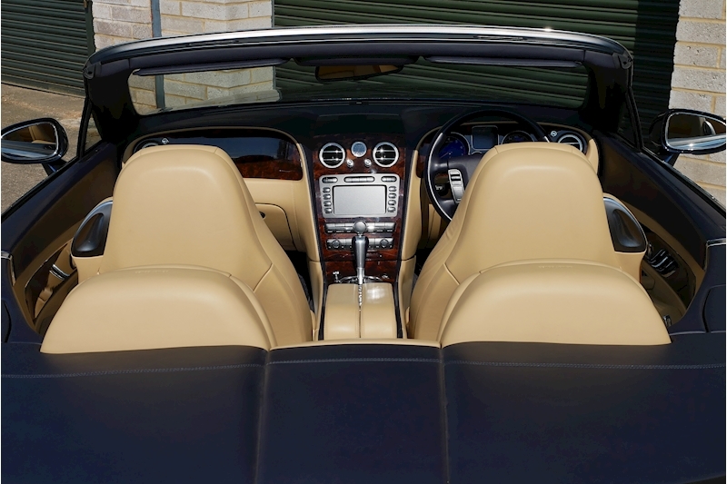 Bentley Continental GTC - Large 27