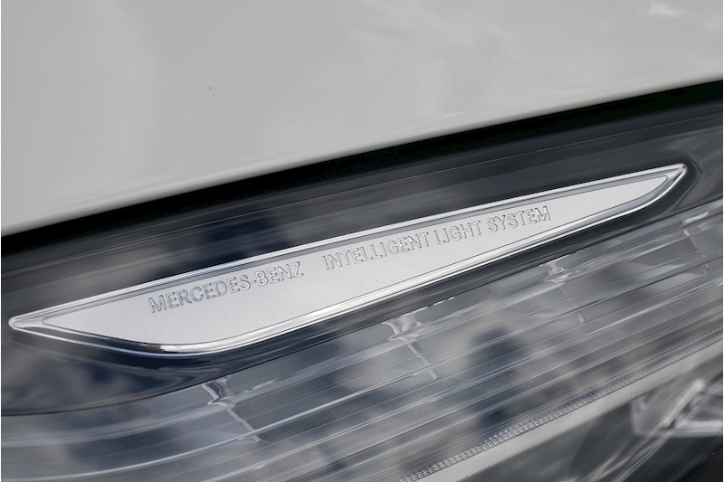Mercedes-Benz SL Class SL500 BlueEFFICIENCY - Large 31