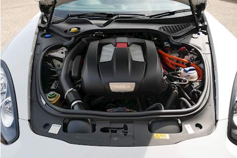 Porsche Panamera E-Hybrid V6 S - Large 52
