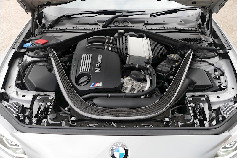 BMW M2 BiTurbo Competition - Large 31