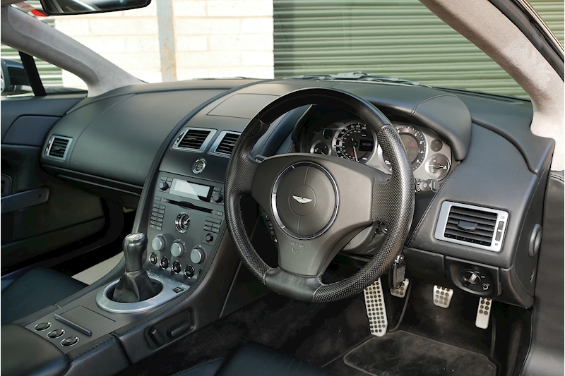 Aston Martin Vantage V8 - Large 6