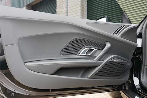 Audi R8 FSI V10 Plus - Large 18