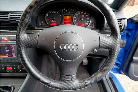 Audi RS4 Avant - Large 16