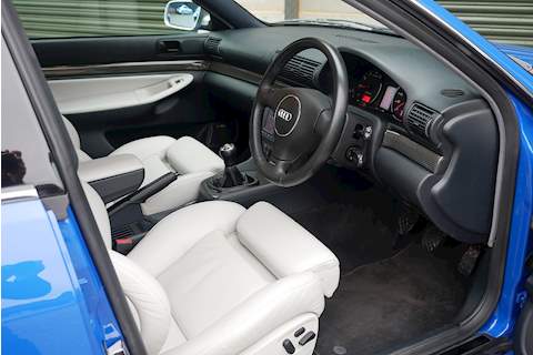 Audi RS4 Avant - Large 10
