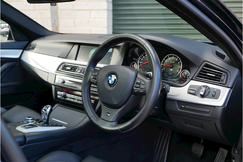 BMW M5 V8 - Large 13