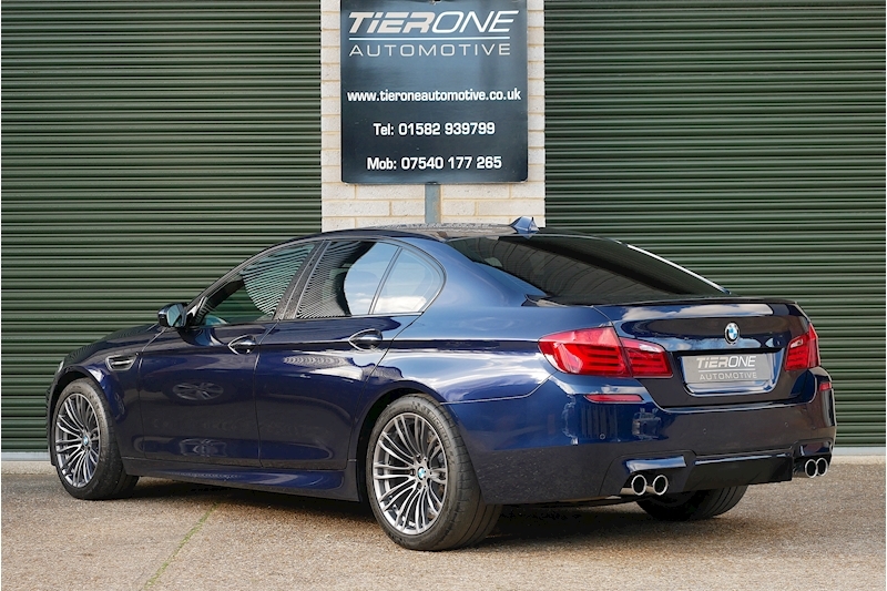 BMW M5 V8 - Large 8