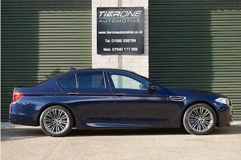 BMW M5 V8 - Large 2