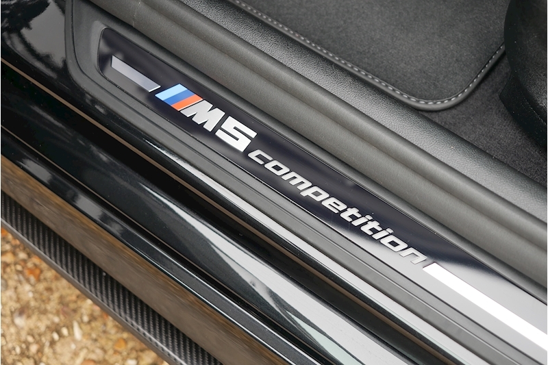 BMW M5 i V8 Competition - Large 41