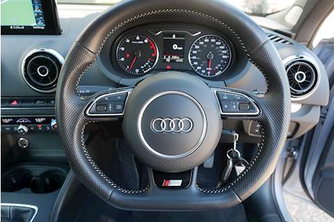 Audi A3 TFSI CoD S line - Large 14