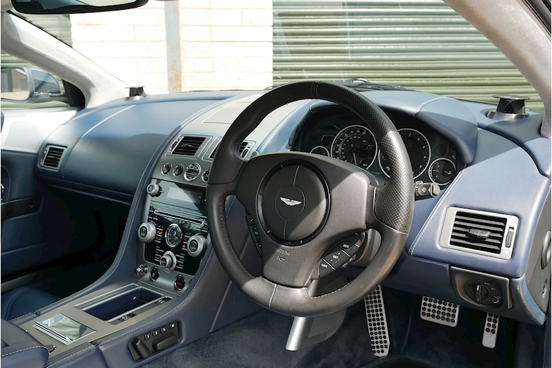 Aston Martin DBS V12 - Large 15