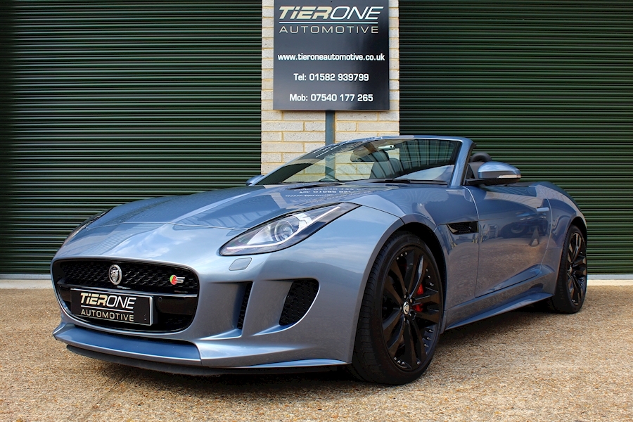 Jaguar F-Type V8 S - Large 39