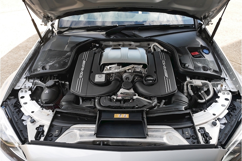 Mercedes-Benz C Class C63 V8 BiTurbo AMG - Large 40