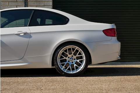 BMW M3 iV8 Competition - Large 33